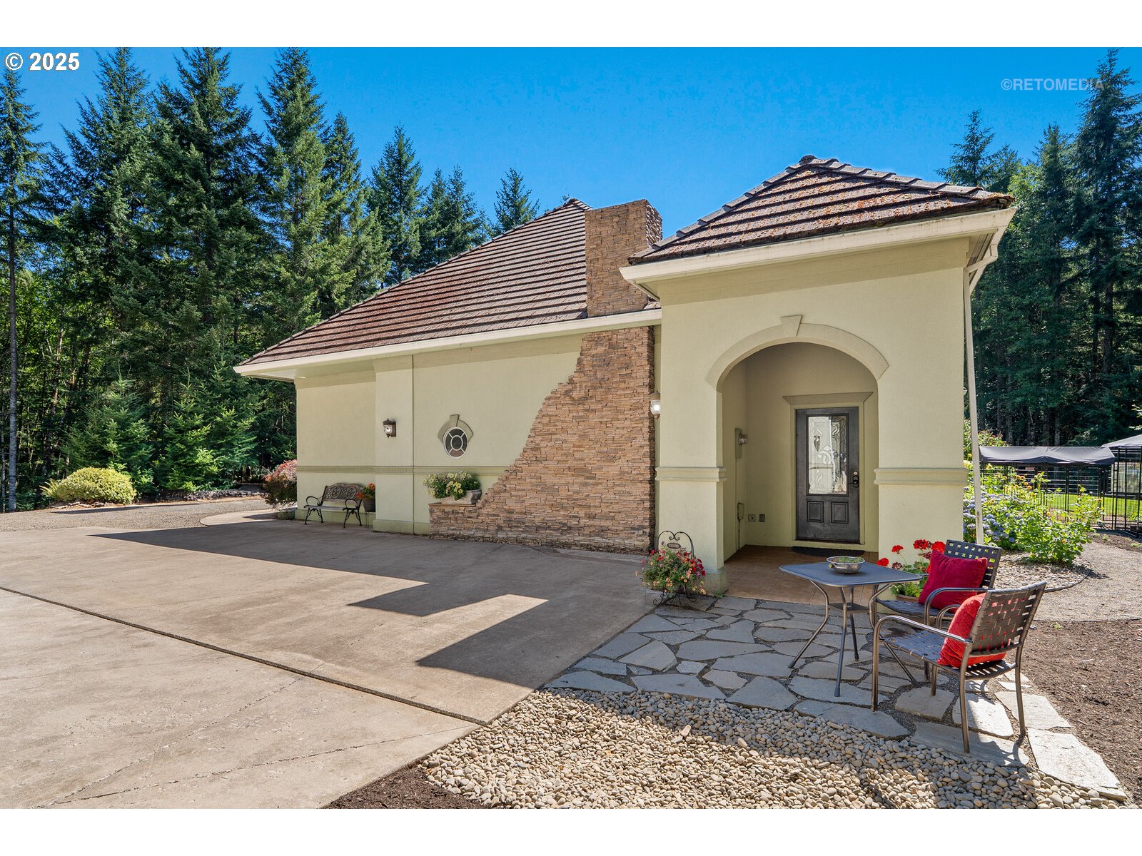 40811 Northwest Linklater Road North Plains, OR 97133 - Photo 6 of 48 a front view of a house with garden