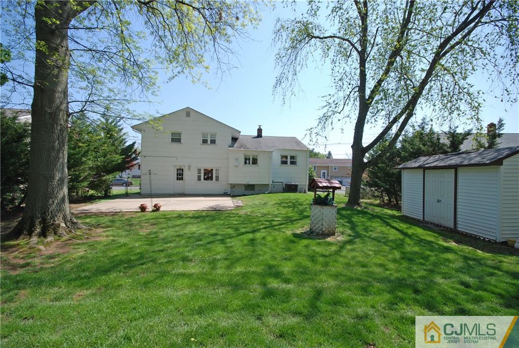 25 Barlow Road Edison, NJ 08817 - Photo 25 of 27 a house view with a garden space