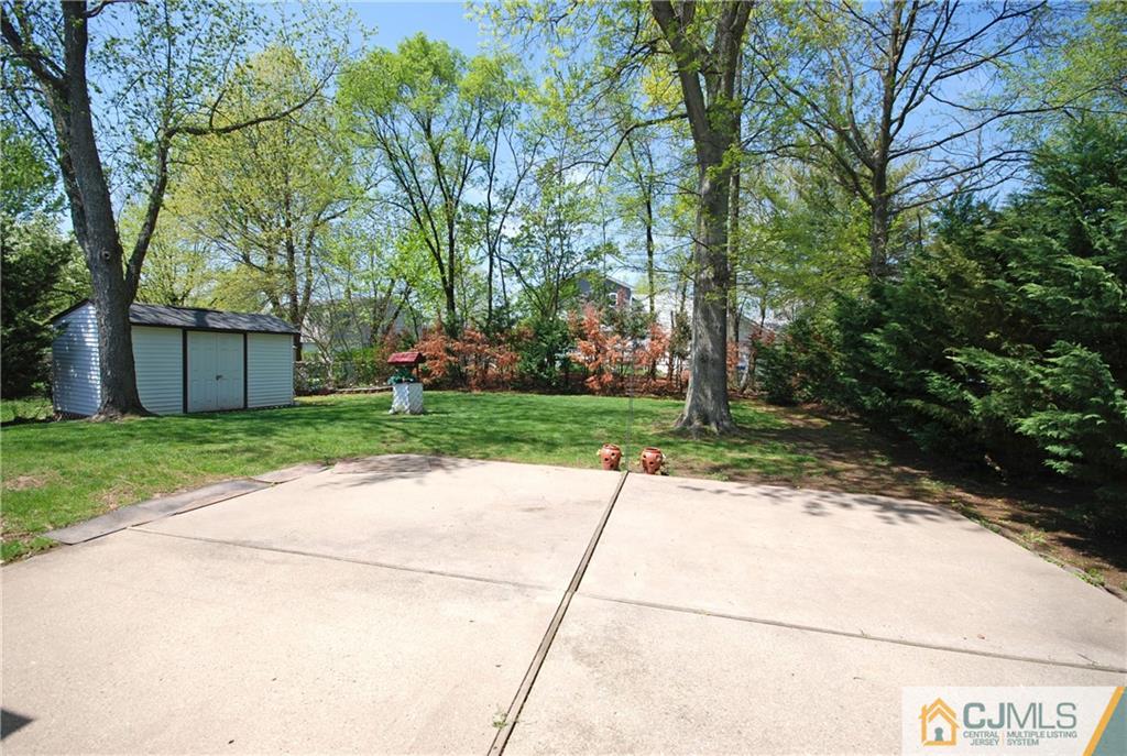 25 Barlow Road Edison, NJ 08817 - Photo 26 of 27 a view of a park with plants and trees