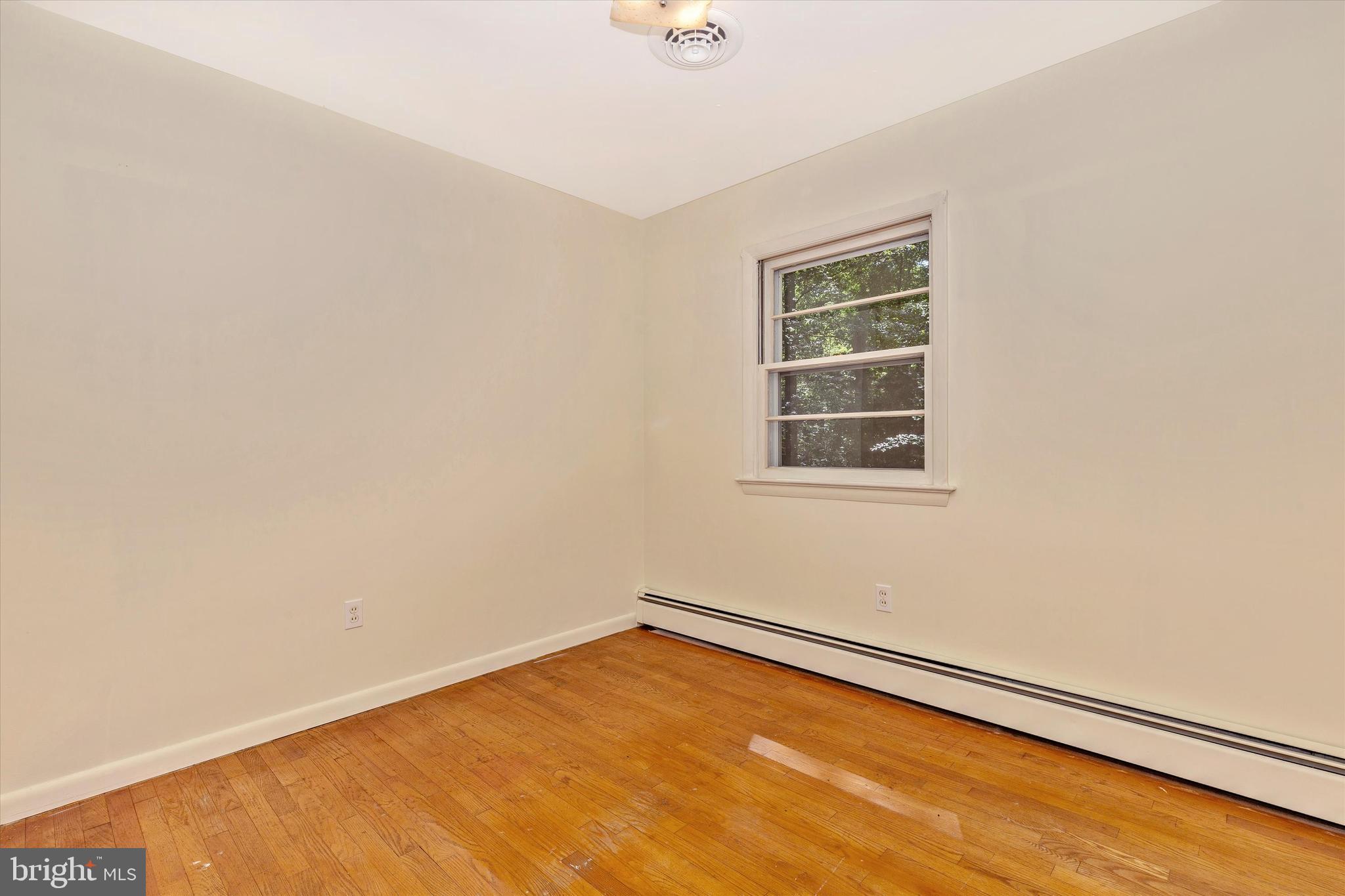 23915 Log House Road Gaithersburg, MD 20882 - Photo 14 of 36 Gallery Image 14