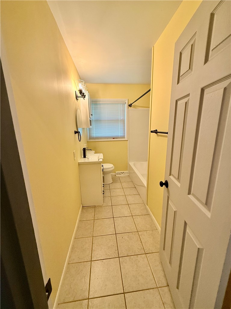 1315 West Division Street Decatur, IL 62526 - Photo 5 of 13 Gallery Image 5