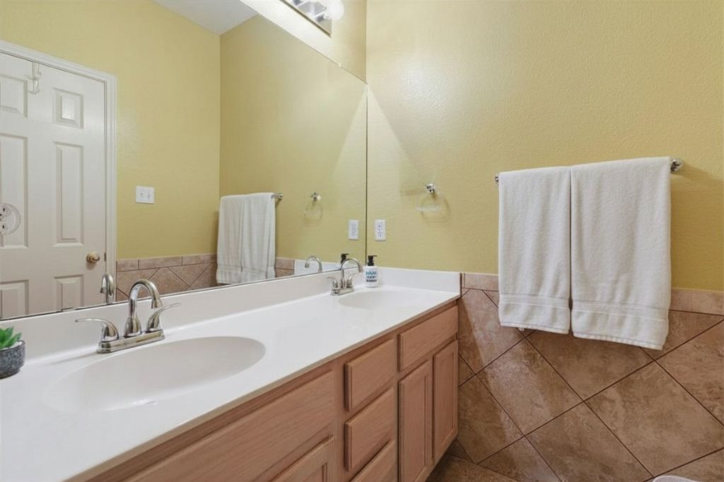 1424 Marsh Harbour Drive Round Rock, TX 78664 - Photo 15 of 23 Full Bath