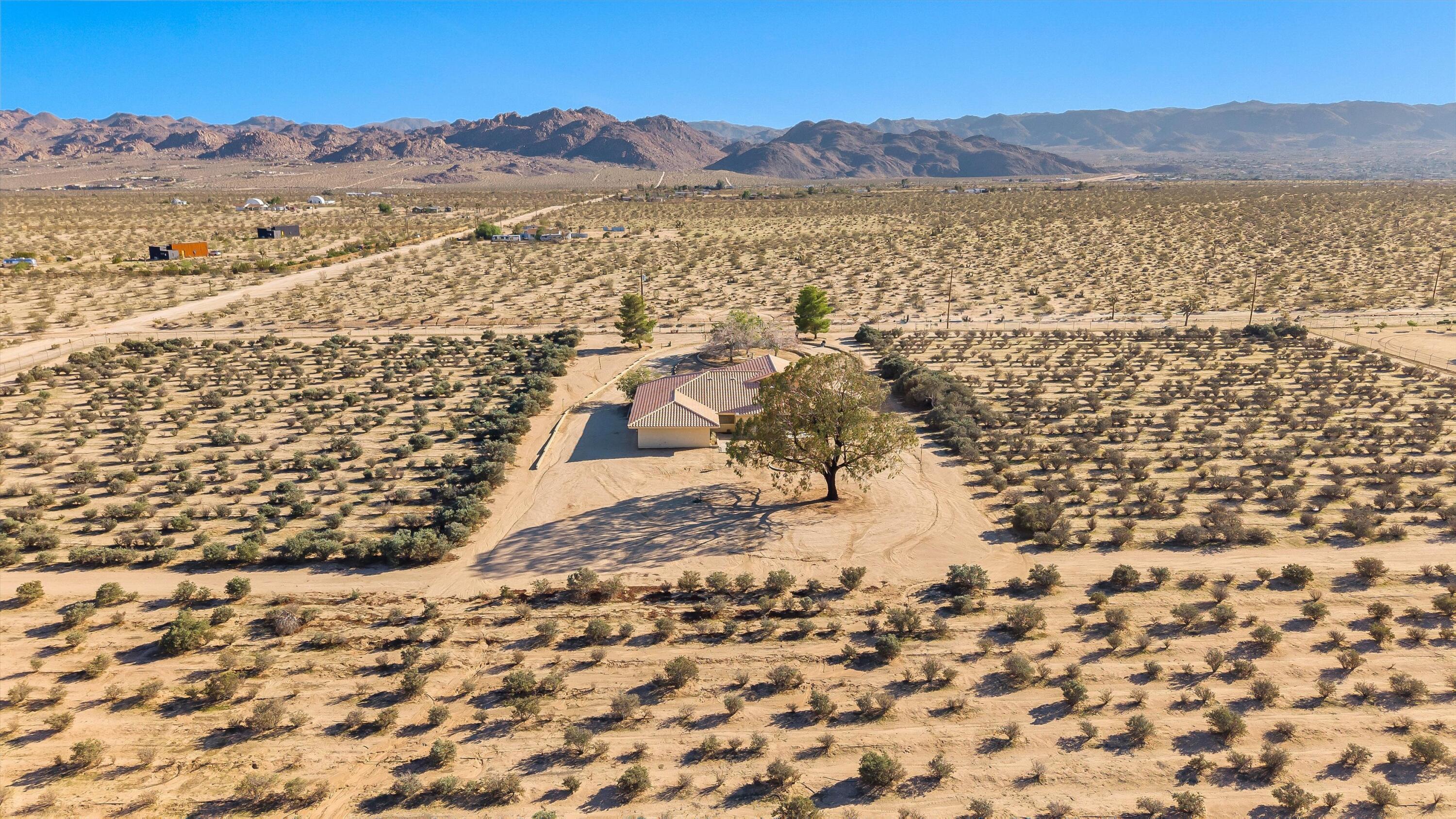 62850 Dennis Avenue Joshua Tree, CA 92252 - Photo 36 of 39 a view of lake and mountain