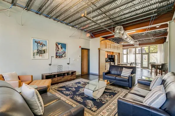 $2,500 | 1006 Houston Street, Unit 300, Fort Worth, TX 76102