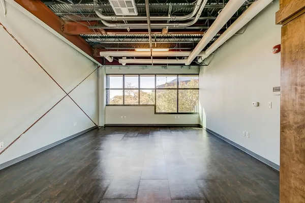 $2,500 | 1006 Houston Street, Unit 300, Fort Worth, TX 76102