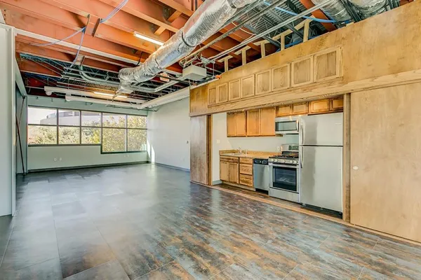 $2,500 | 1006 Houston Street, Unit 300, Fort Worth, TX 76102