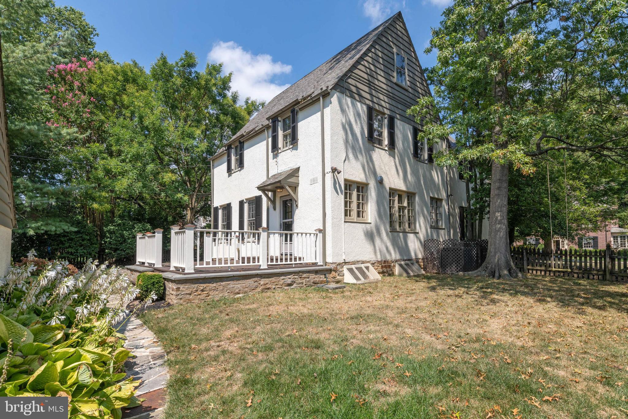 205 Upnor Road Baltimore, MD 21212 - Photo 43 of 50 Landscaping and charm all around