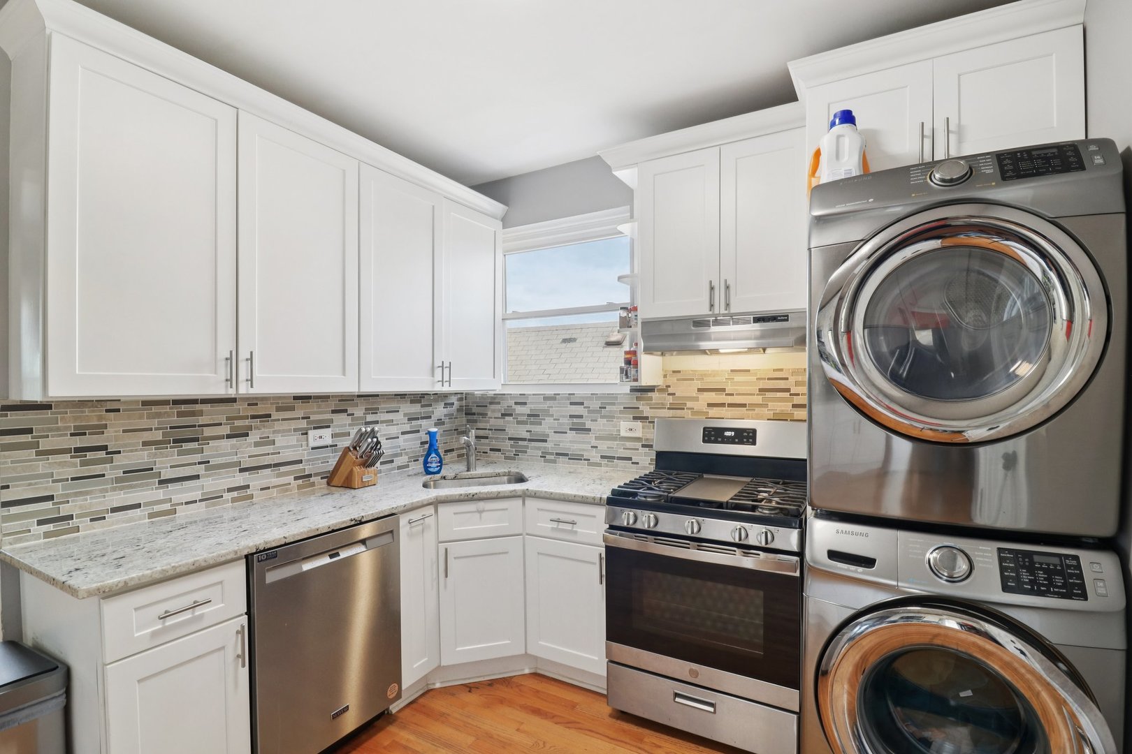 3558 West Belle Plaine Avenue, Unit 3 Chicago, IL 60618 - Photo 11 of 22