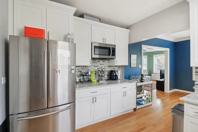 $255,000 | 3558 West Belle Plaine Avenue, Unit 3, Chicago, IL 60618