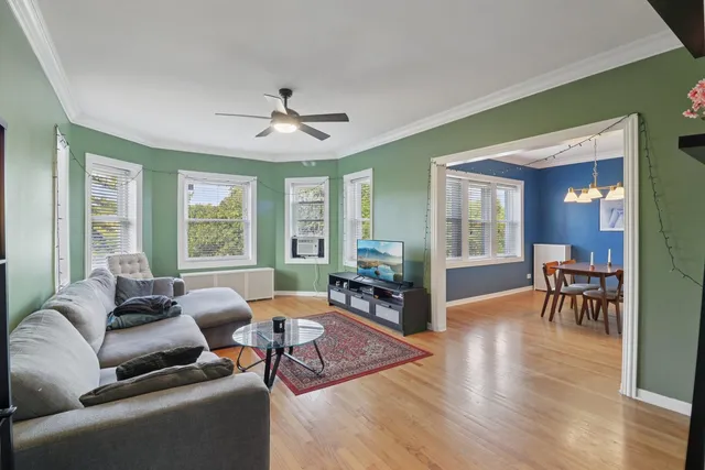 $255,000 | 3558 West Belle Plaine Avenue, Unit 3, Chicago, IL 60618