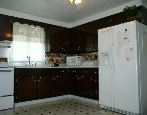 180 Eldersville Road Burgettstown, PA 15021 - Photo 2 of 6 Kitchen.