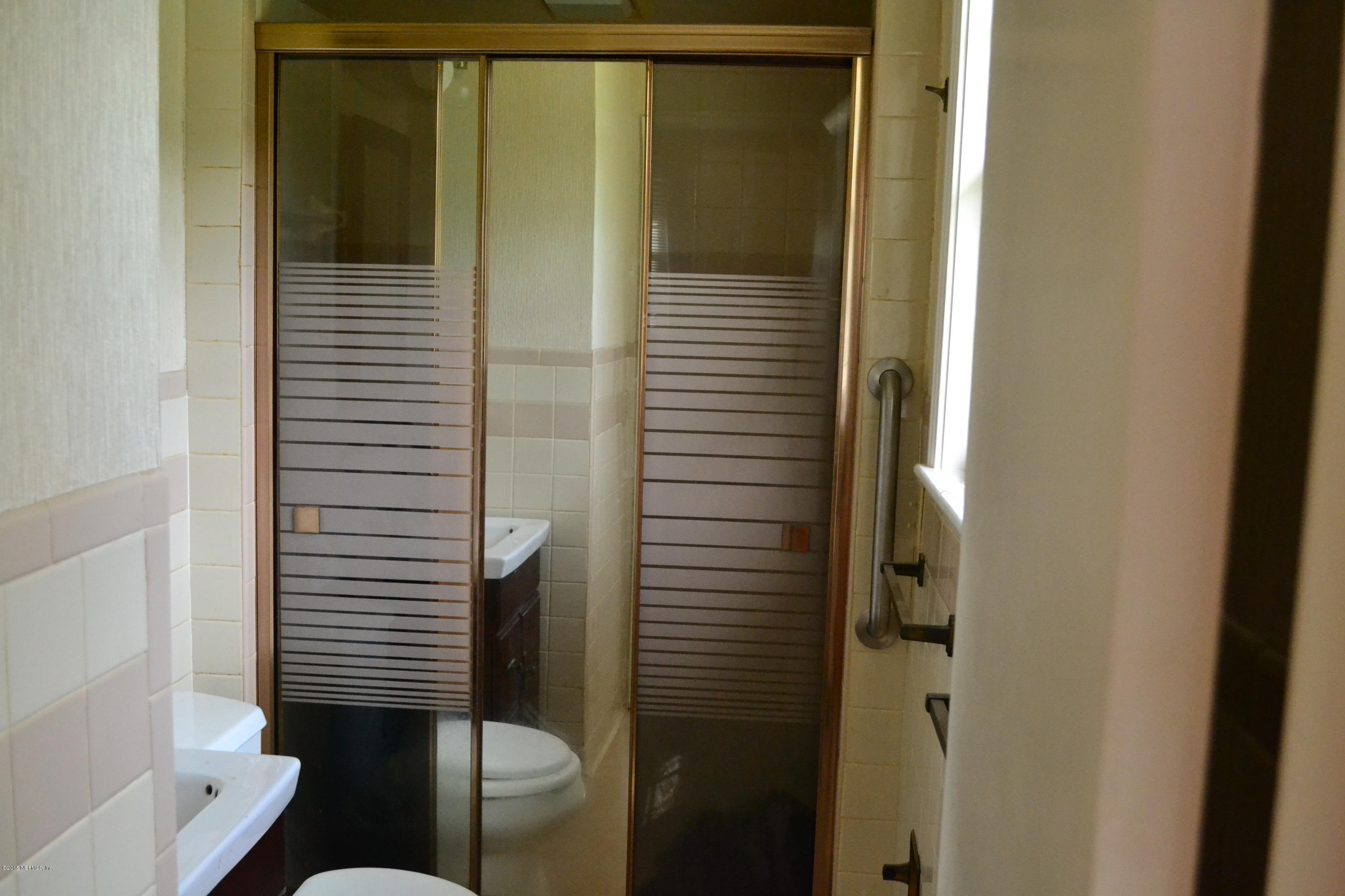 7411 Roslyn Road Jacksonville, FL 32244 - Photo 10 of 12 Master Bathroom