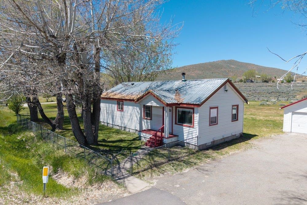94101 Highway 70 Chilcoot, CA 96105 - Photo 3 of 27