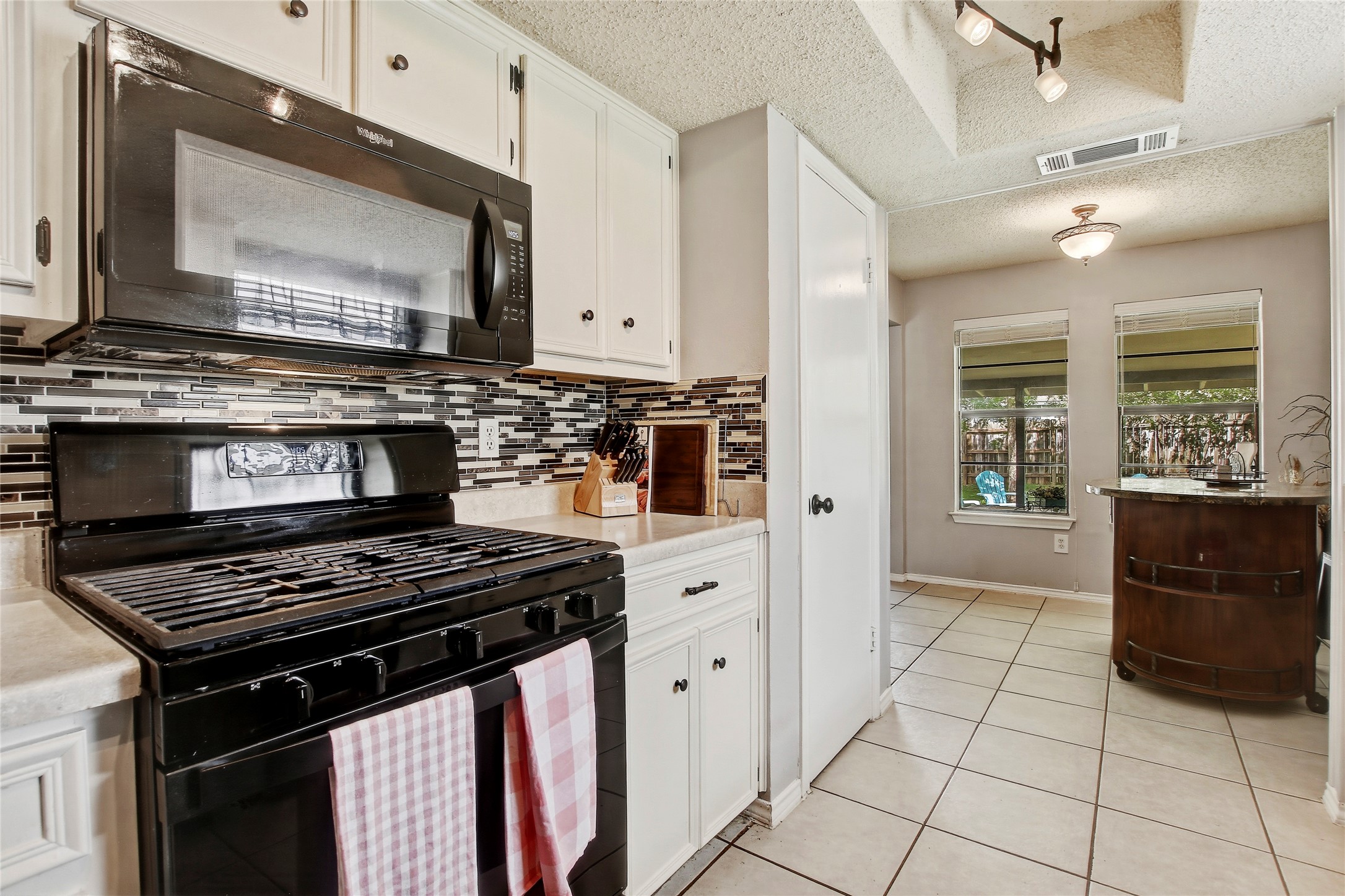 3512 Cornerstone Round Rock, TX 78681 - Photo 7 of 21