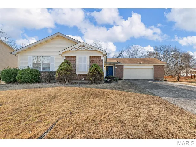 $249,000 | 14314 Riverfront Drive, Florissant, MO 63034