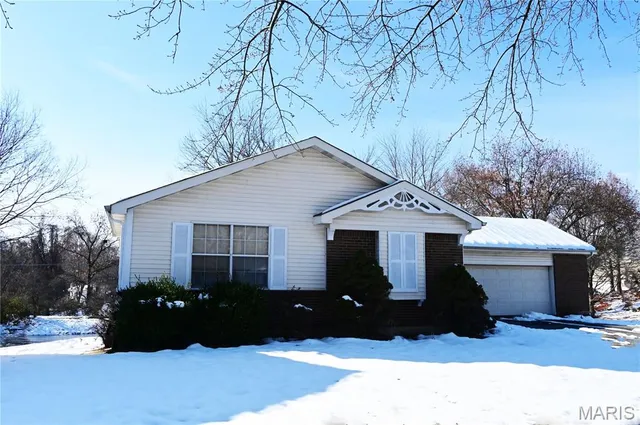 $249,000 | 14314 Riverfront Drive, Florissant, MO 63034