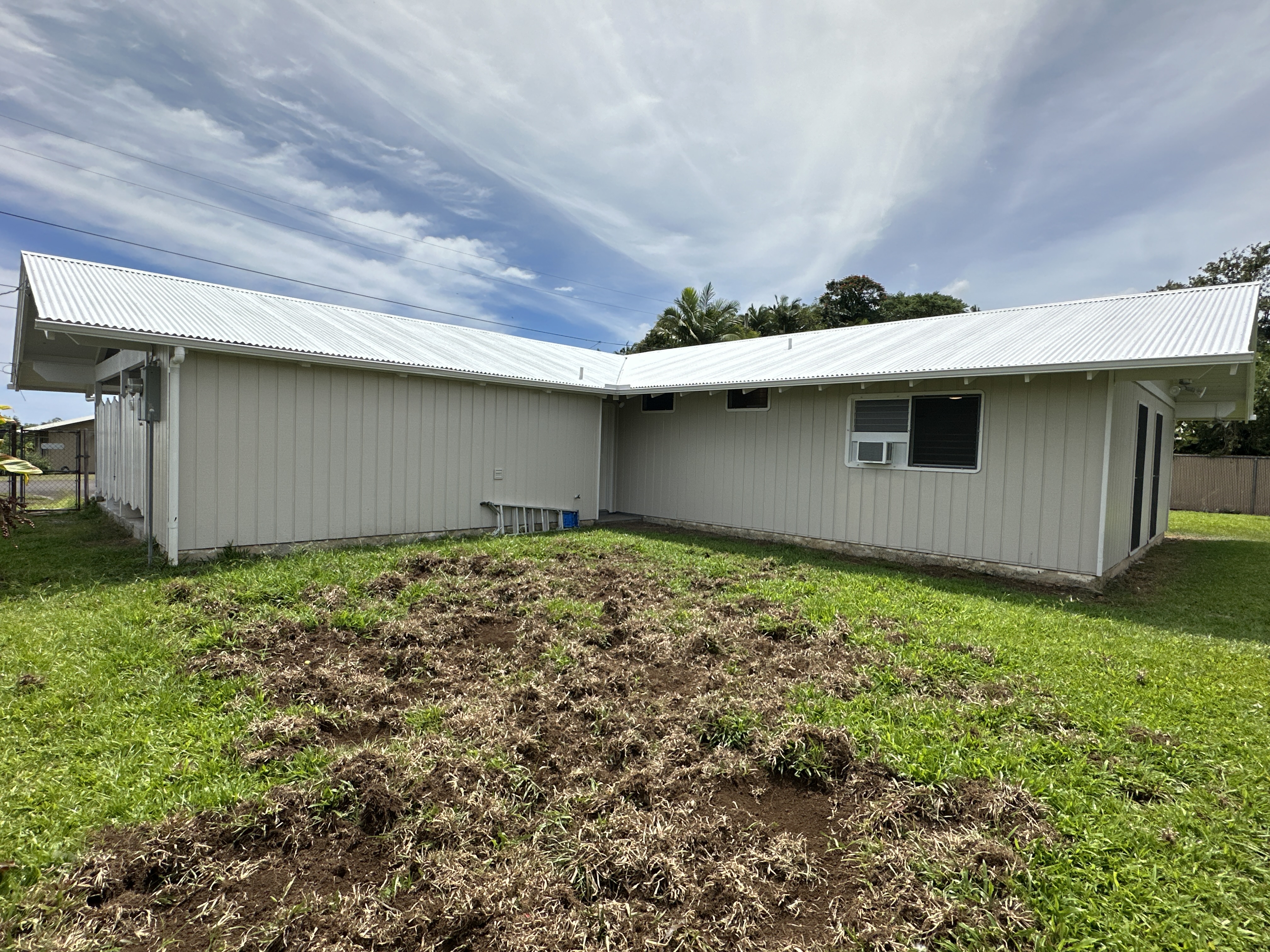 164 Likeke Street Hilo, HI 96720 - Photo 24 of 29 a backyard of a house