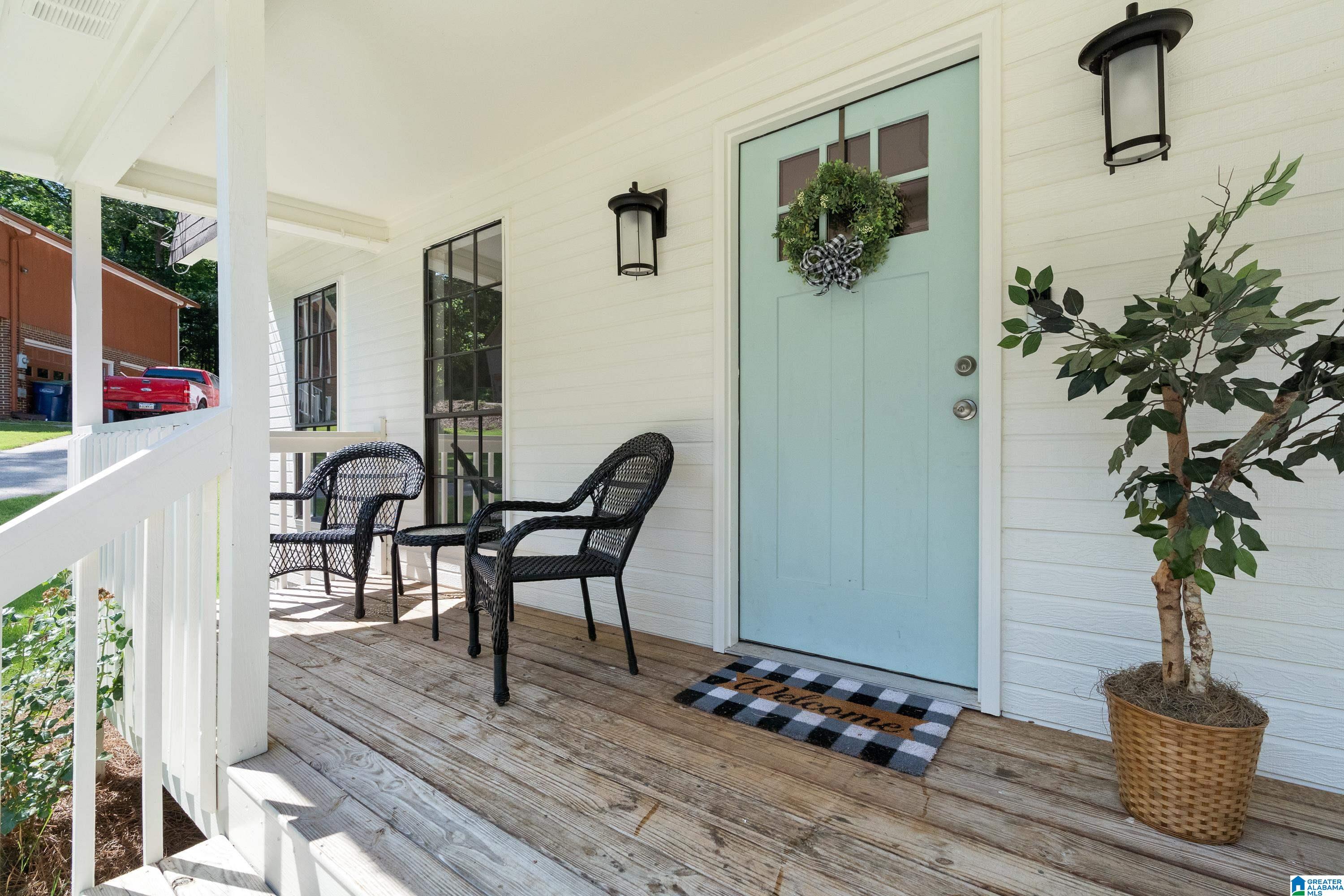 2027 Diane Lane Alabaster, AL 35007 - Photo 2 of 35