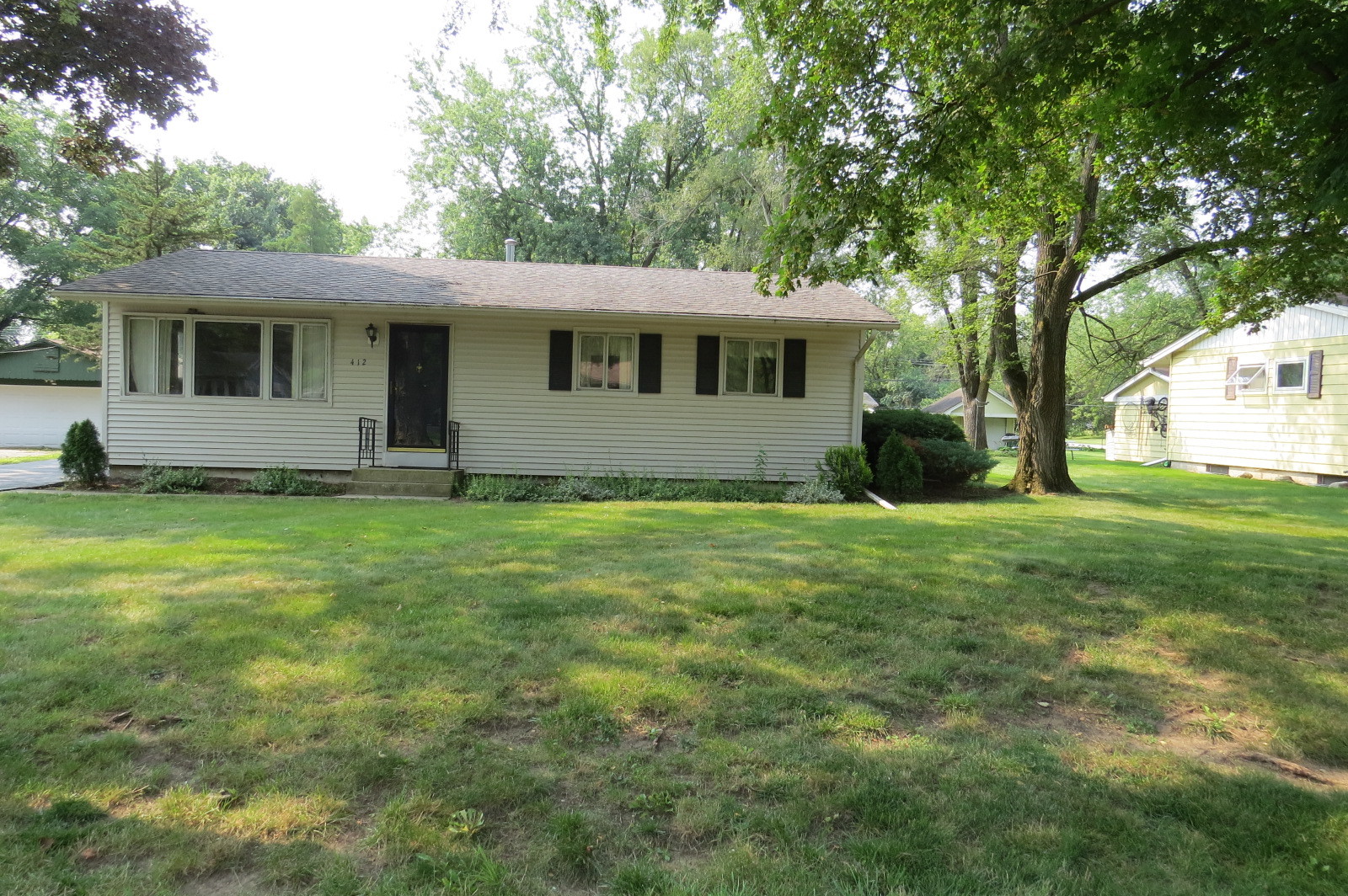 412 Davis Road Batavia, IL 60510 - Photo 3 of 27