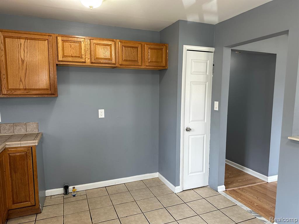 19175 Inkster Road Livonia, MI 48152 - Photo 18 of 49