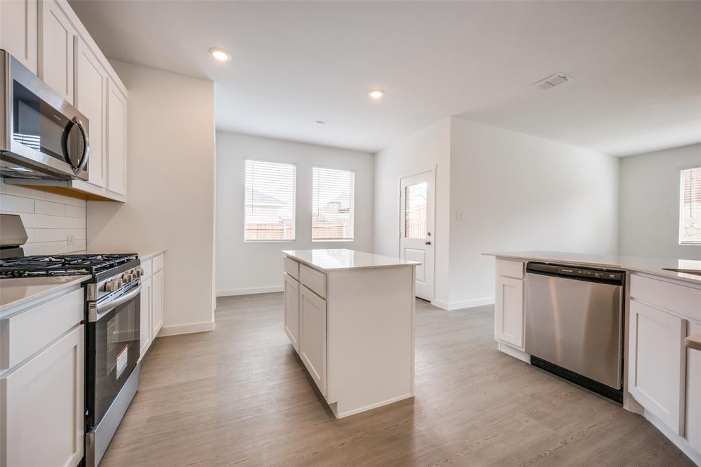 439 Ridge Drive Justin, TX 76247 - Photo 5 of 25