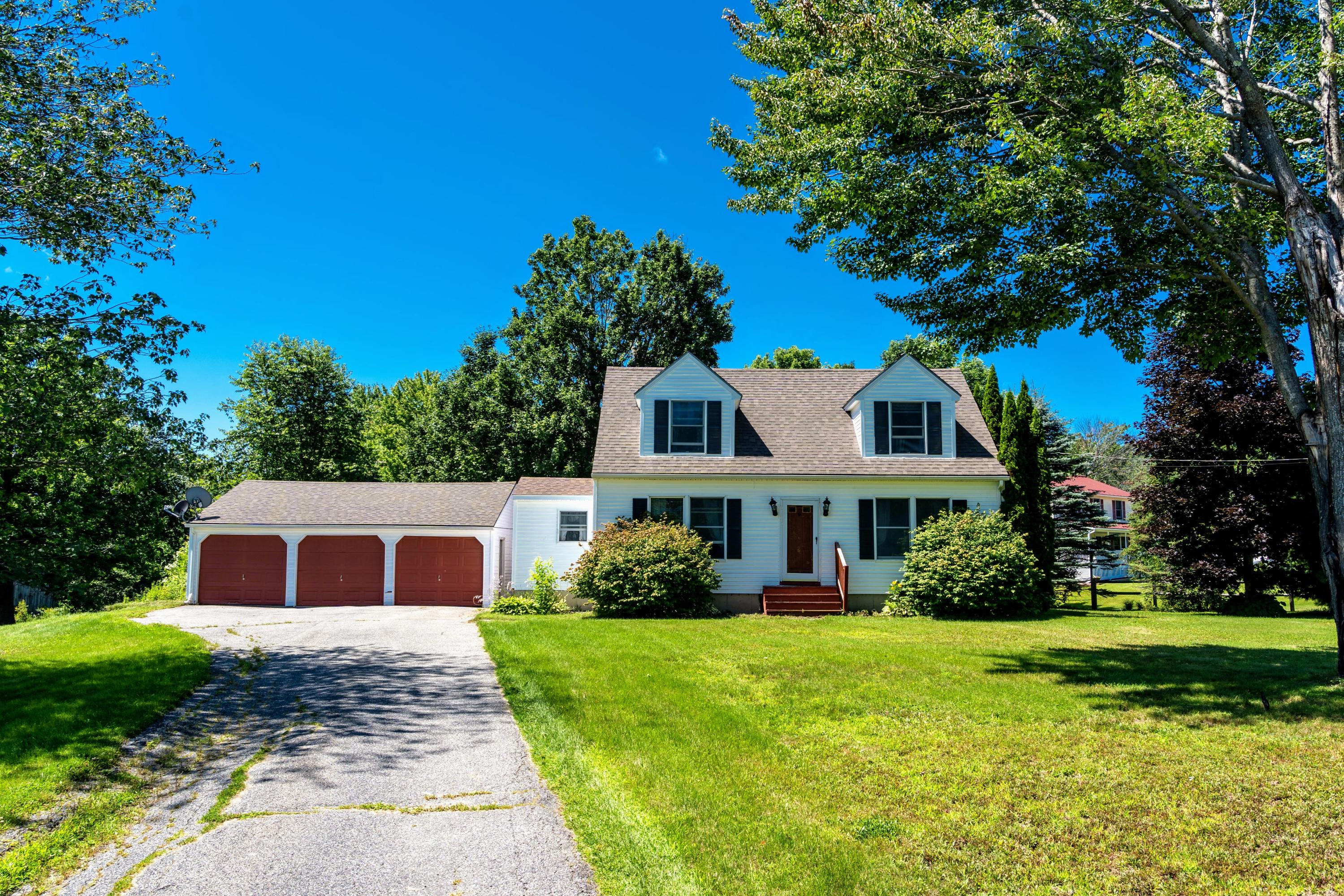 61 Field Road Sidney, ME 04330 - Photo 4 of 31 DSC01140
