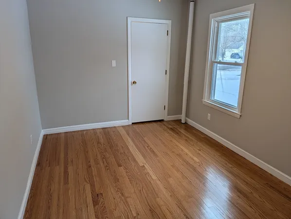 $2,500 | 116 Main Street, Unit 1, Hatfield, MA 01038