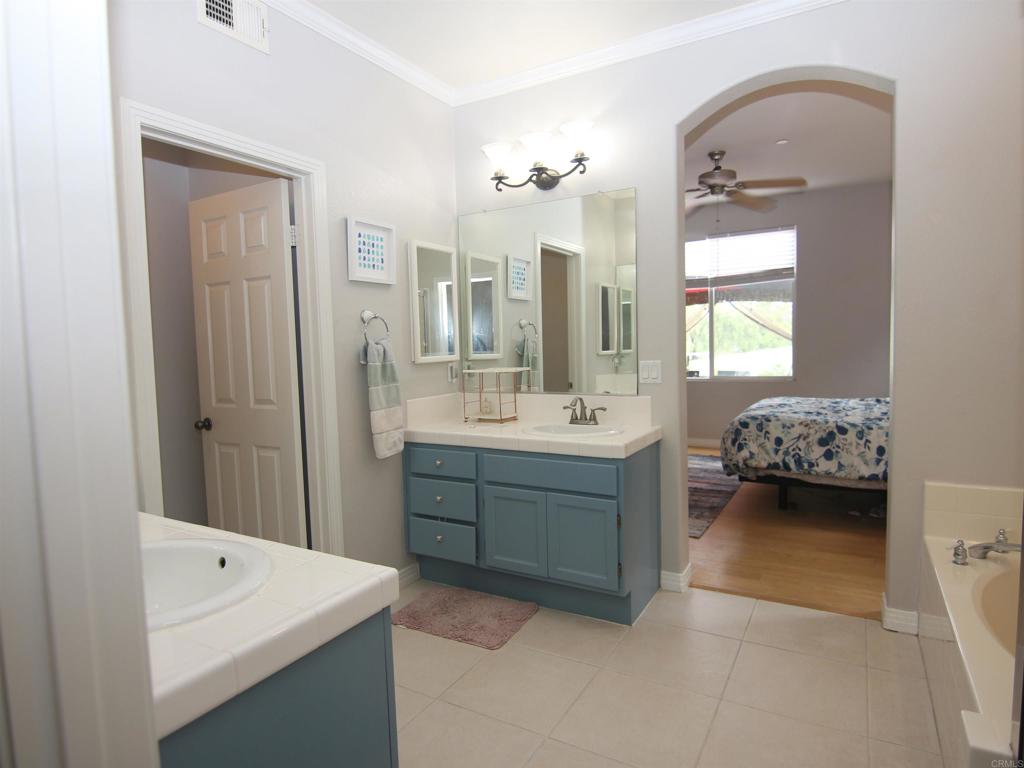 445 Poets Square Fallbrook, CA 92028 - Photo 14 of 38