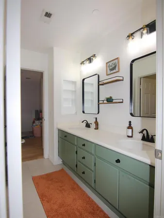 $862,888 | 445 Poets Square, Fallbrook, CA 92028