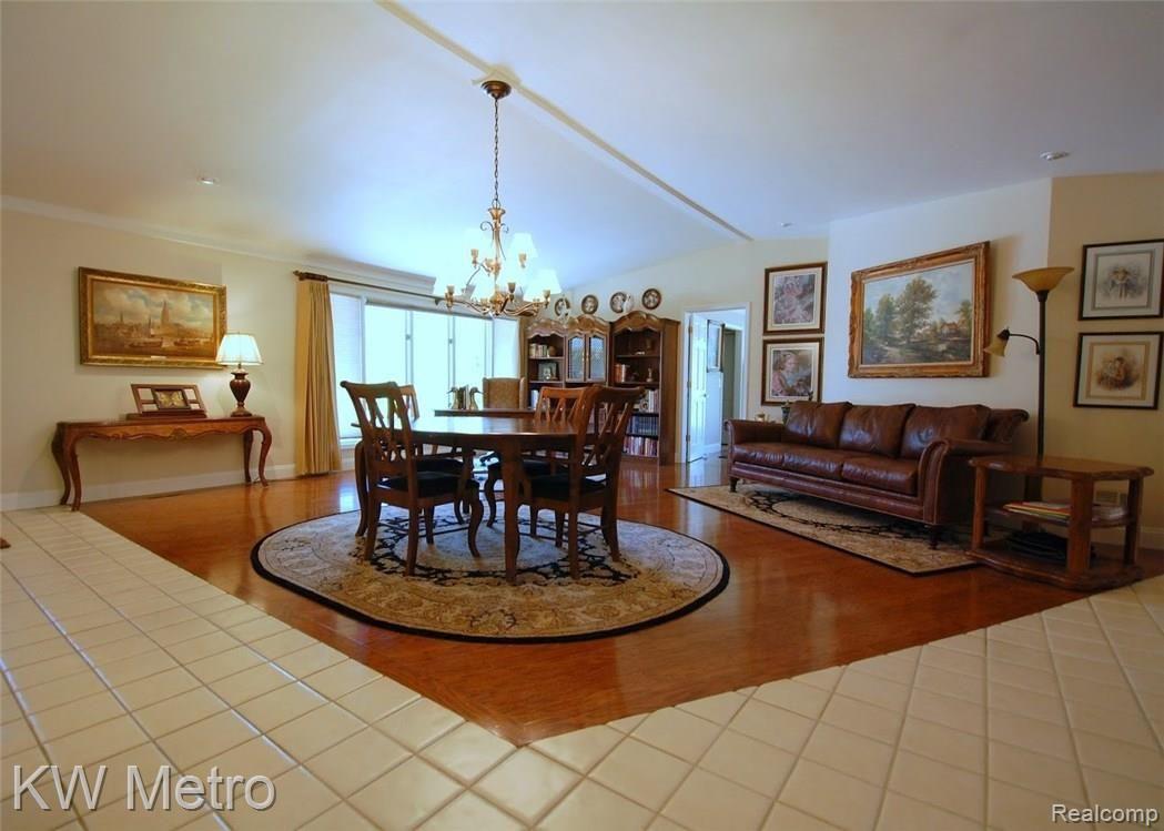 70600 Dequindre Road Romeo, MI 48065 - Photo 10 of 25 Dequindre Dining-Foyer