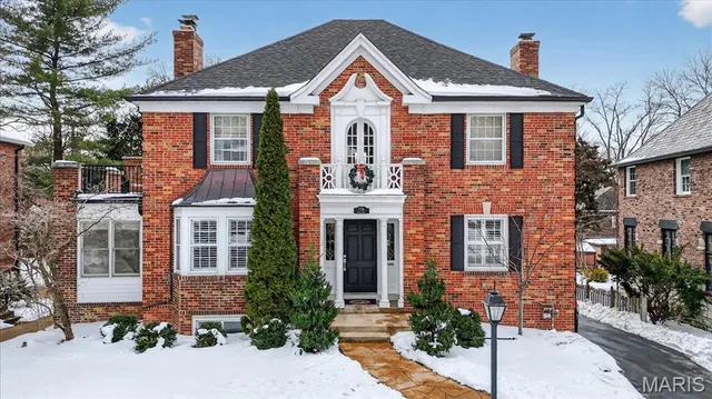 $1,149,000 | 7736 Davis Drive, St. Louis, MO 63105