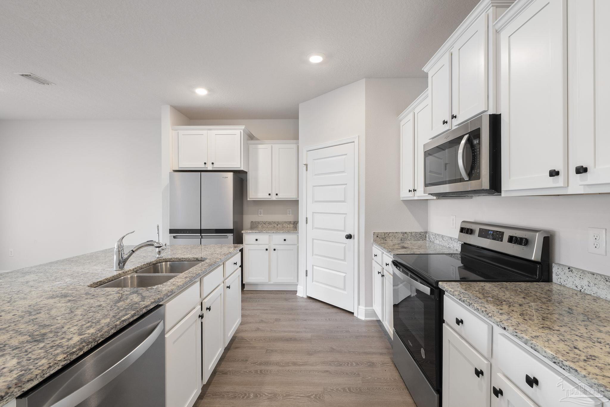 7859 Burnside Loop Pensacola, FL 32526 - Photo 9 of 47