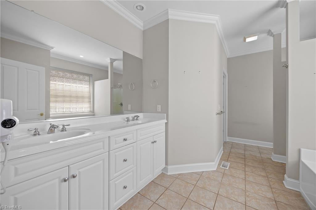 2343 Addison Boulevard High Point, NC 27262 - Photo 16 of 36