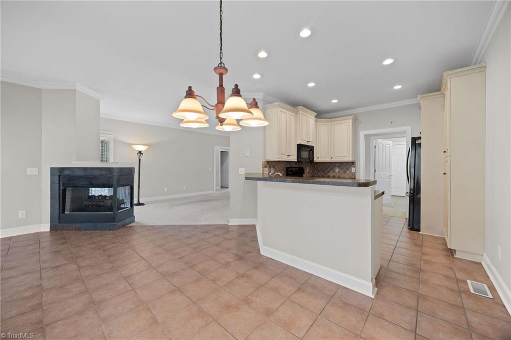 2343 Addison Boulevard High Point, NC 27262 - Photo 9 of 36