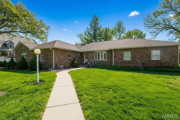 $342,000 | 2705 Woods Way, Belleville, IL 62221