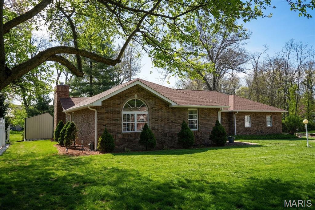 2705 Woods Way Belleville, IL 62221 - Photo 2 of 13