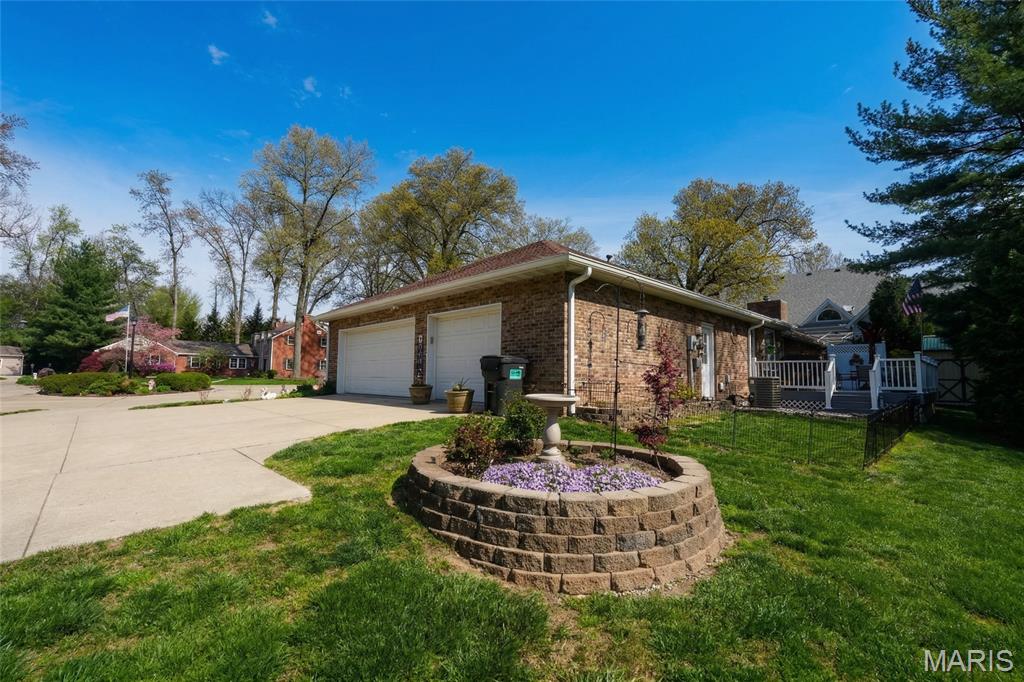 2705 Woods Way Belleville, IL 62221 - Photo 3 of 13