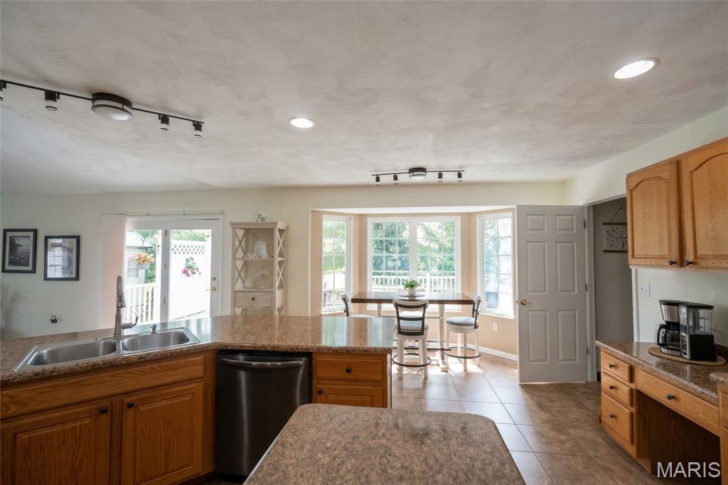 2705 Woods Way Belleville, IL 62221 - Photo 4 of 13