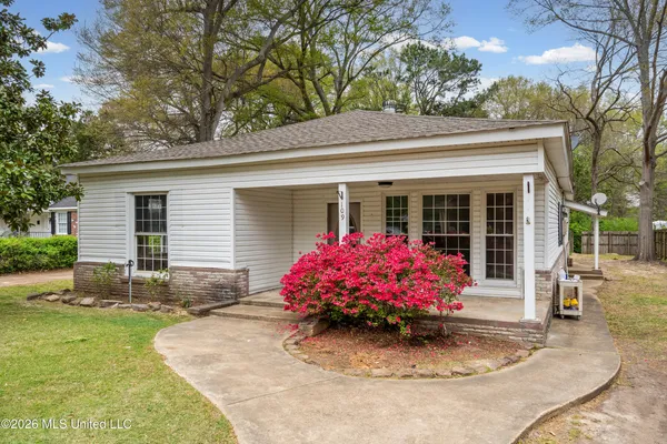 $385,000 | 109 Church Street, Senatobia, MS 38668