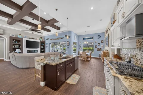 $1,200,000 | 1725 Southwest 52nd Terrace, Cape Coral, FL 33914