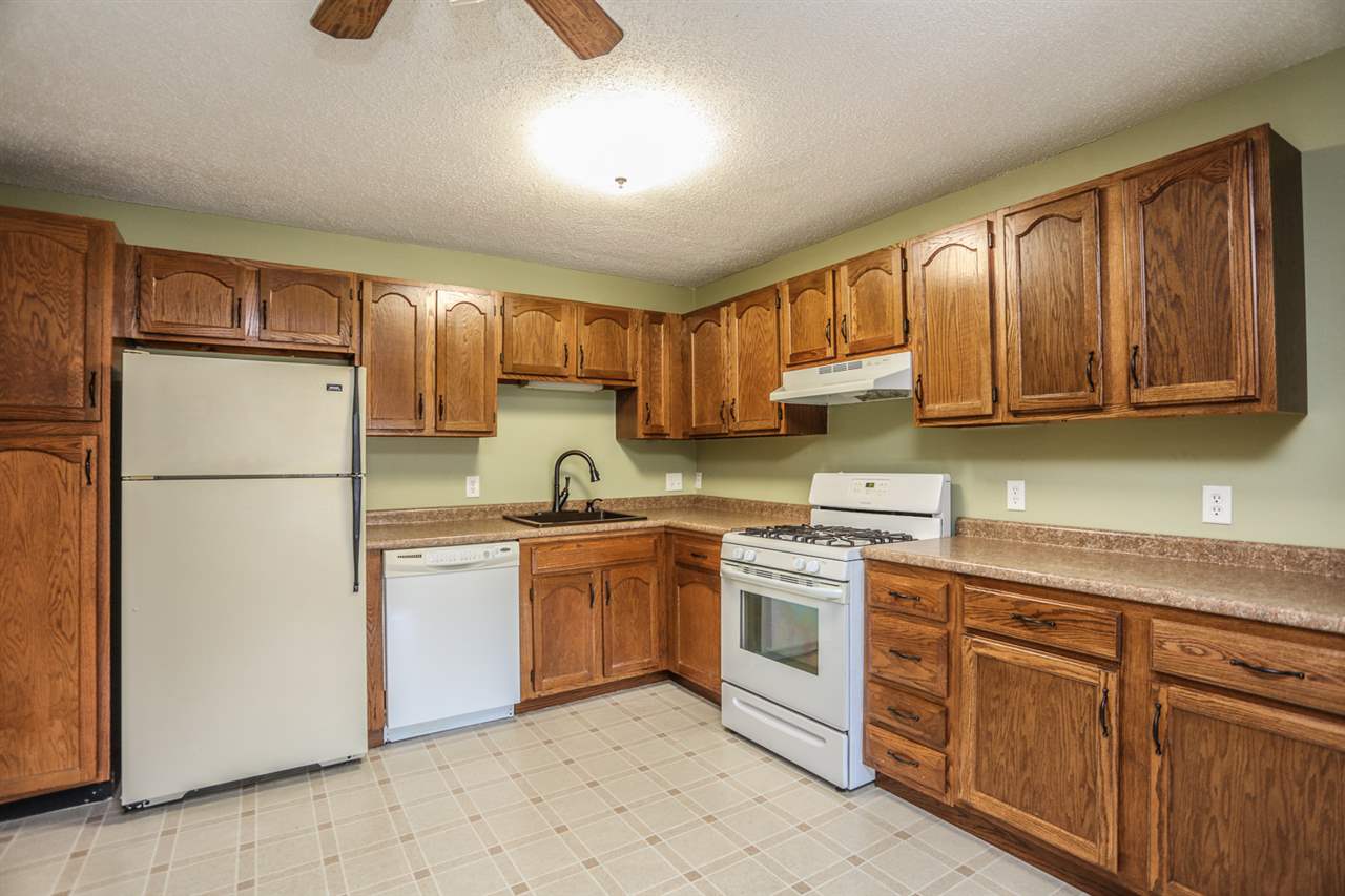 379 Huse Road, Unit 39 Manchester, NH 03103 - Photo 5 of 21