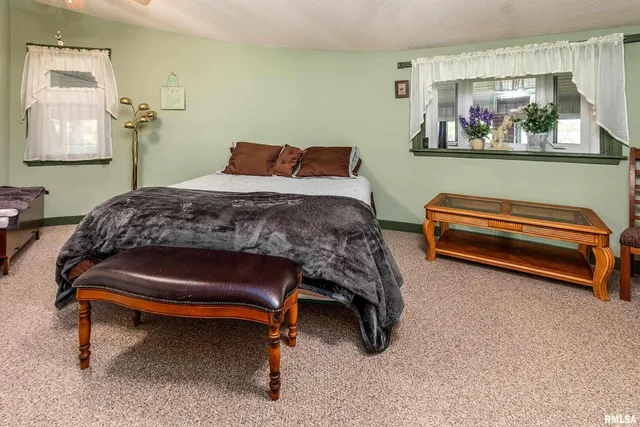 $575,000 | 6694 Shamrock Road, Tamaroa, IL 62888