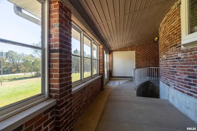 $575,000 | 6694 Shamrock Road, Tamaroa, IL 62888