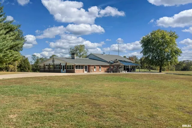 $575,000 | 6694 Shamrock Road, Tamaroa, IL 62888