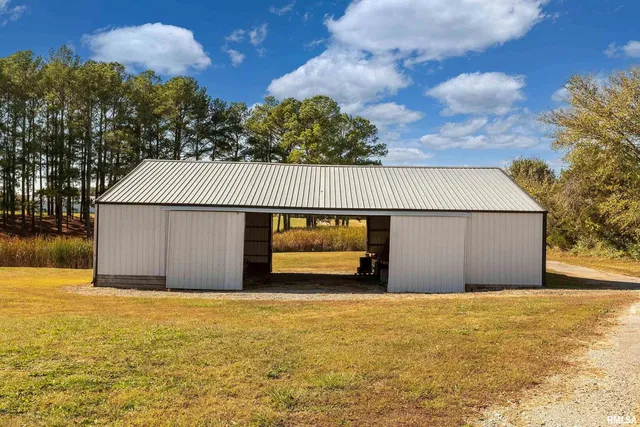 $575,000 | 6694 Shamrock Road, Tamaroa, IL 62888