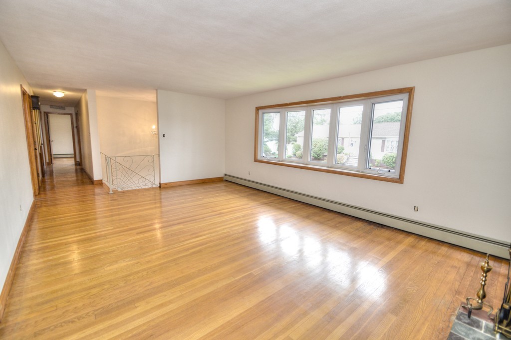 46 Country Club Road Stoneham, MA 02180 - Photo 8 of 22 Gallery Image 8