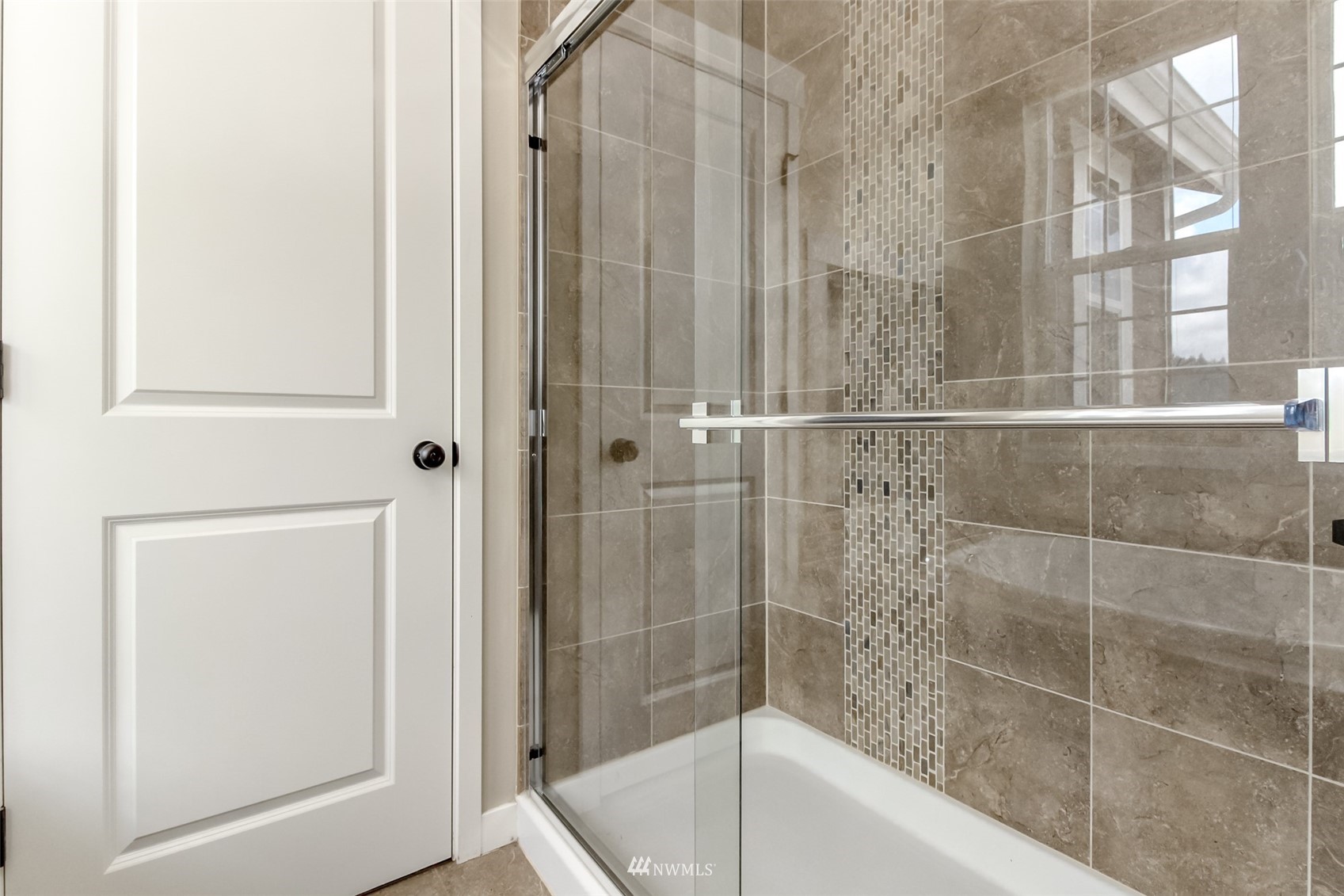 889 Lund Street Buckley, WA 98321 - Photo 29 of 40 a bathroom with a shower