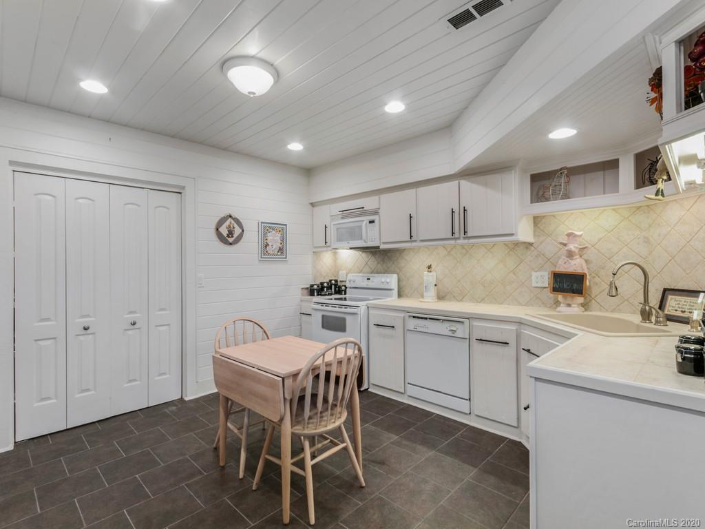 99 Twin Mountain View Road Canton, NC 28716 - Photo 22 of 43 Gallery Image 22