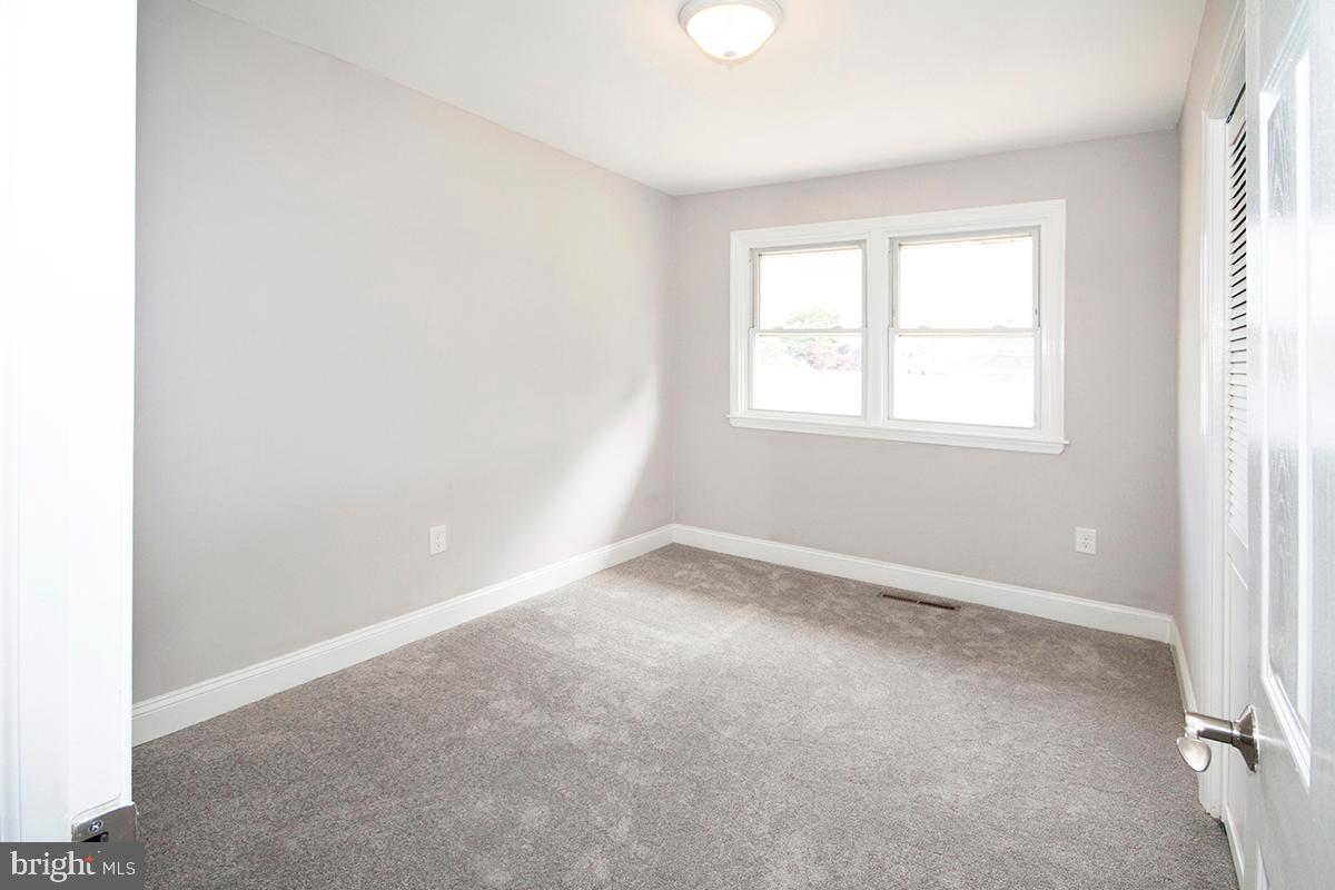 462 West Browning Road Bellmawr, NJ 08031 - Photo 29 of 33 Bedroom 3: Natural Light, Vinyl Windows
