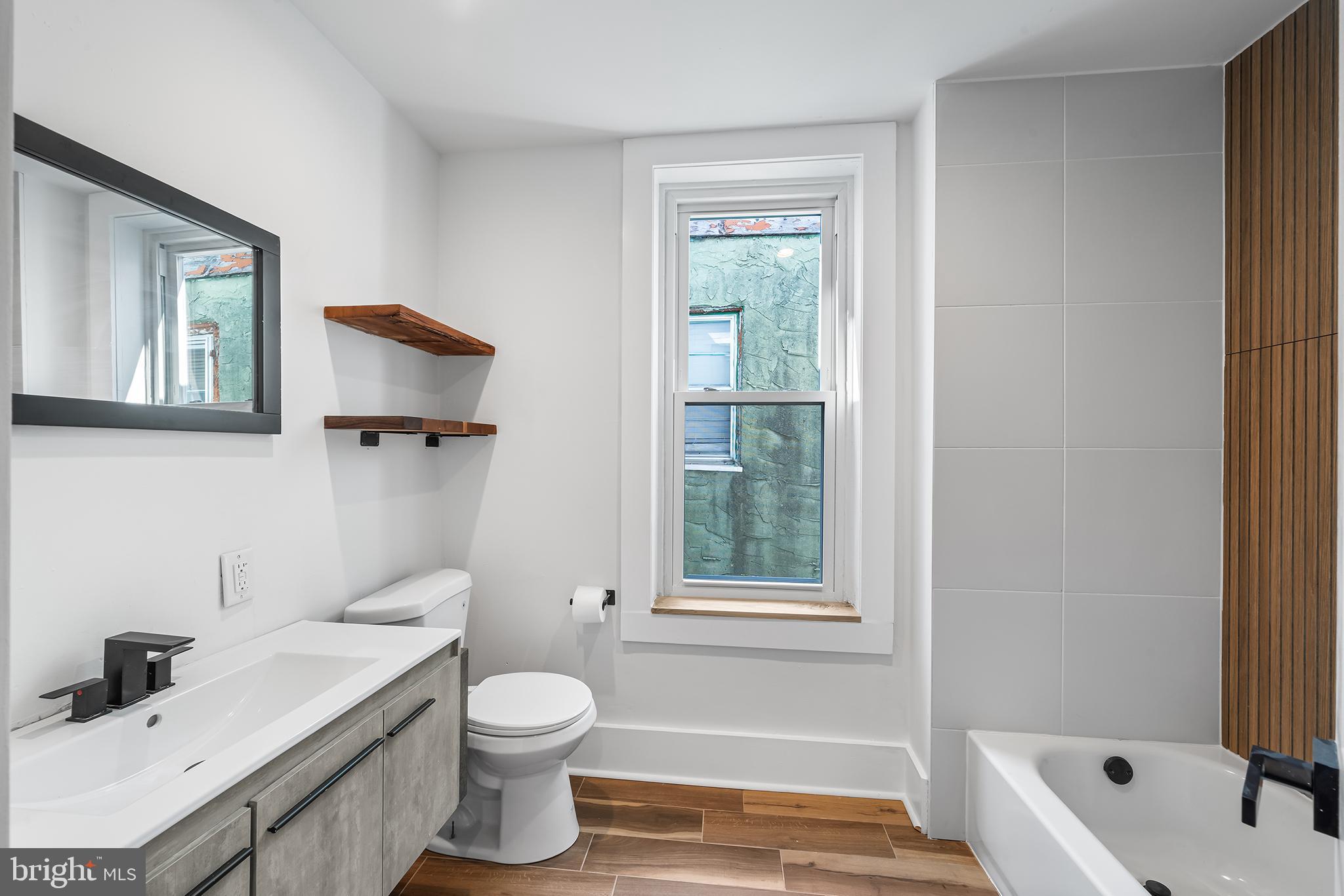 2115 Watkins Street Philadelphia, PA 19145 - Photo 18 of 25 Full Bathroom